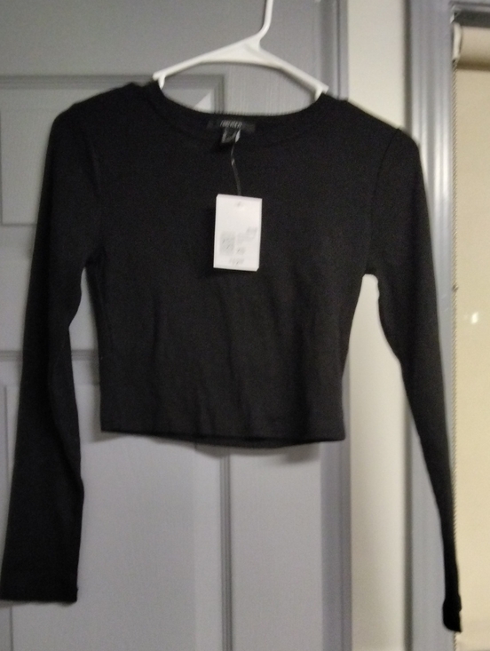 Forever 21 Tops - Women’s Black Long-Sleeve Crop Top XS Forever 21 NWT